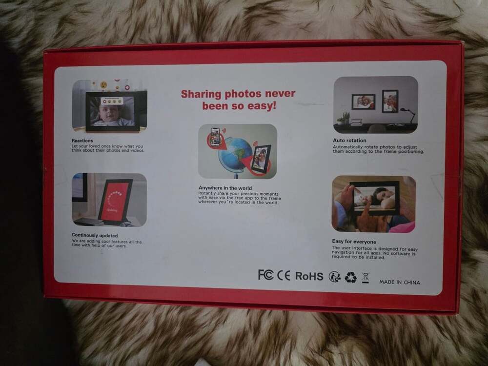 Frameo WiFi Digital Photo Frame 10.1 Inch Touch Screen - Picture 3 of 5
